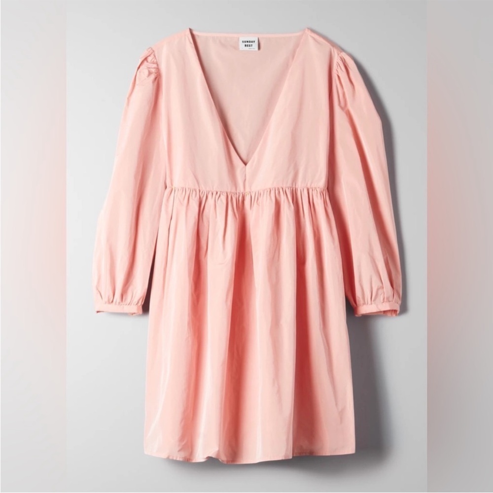 Aritzia Sunday Best Jinx Dress in Guava Pink